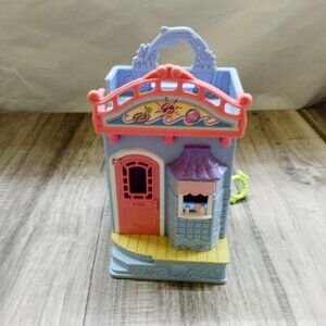 Fisher Price Sweet Streets doll house Summer Beach Pool House